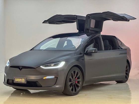 TESLA MODEL X ELÉTRICO PLAID
